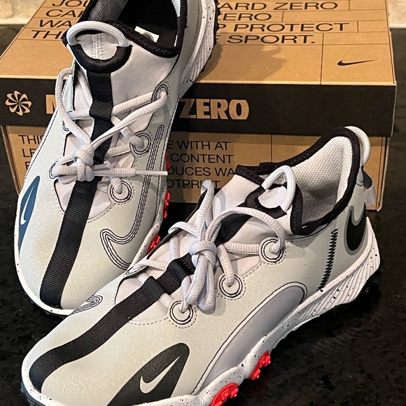 Nike Other - Nike Future Turf Shoes Boys Size 5Y - Brand New